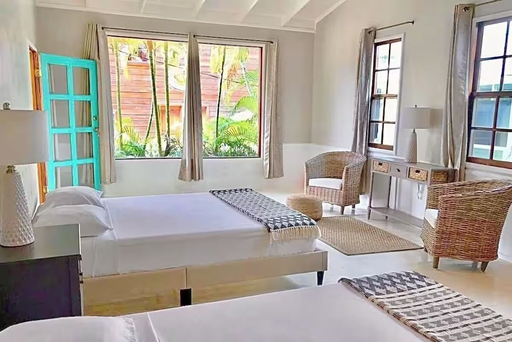 Utila Seabreeze Vacation Apartments