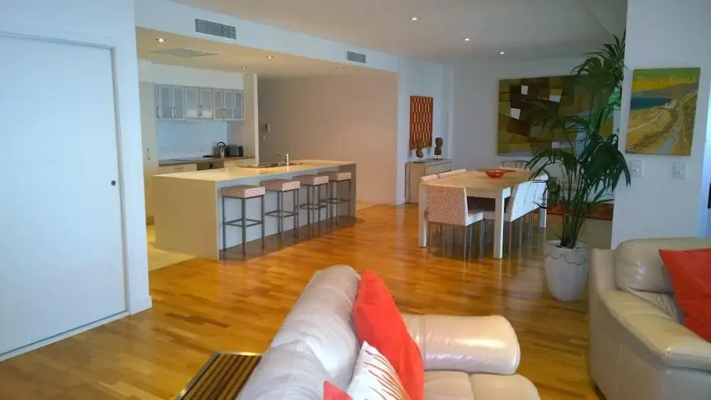 Coral Cove Apartments - Absolute Beachfront Resort Bowen