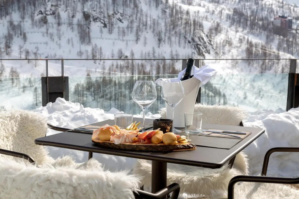 Bergman Mountain Hotel