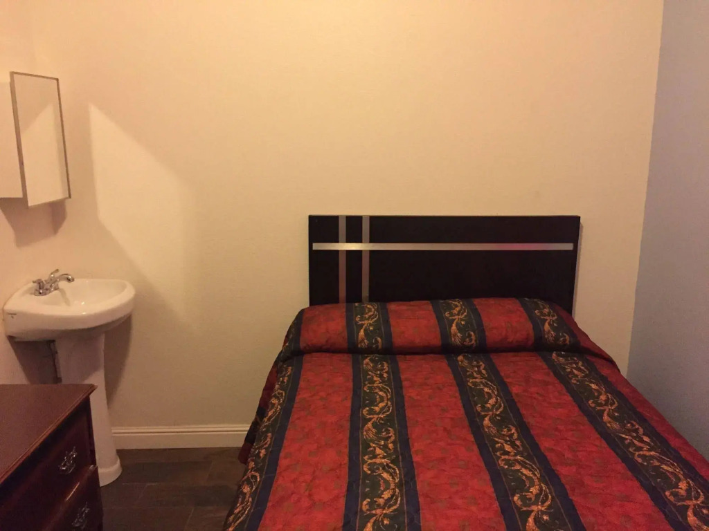 Budget Inn