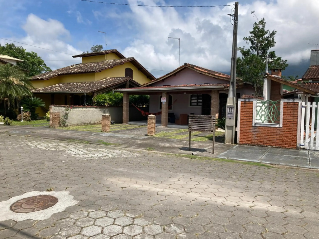 Casa Terrea com Piscina e Internet - Ar Opcional