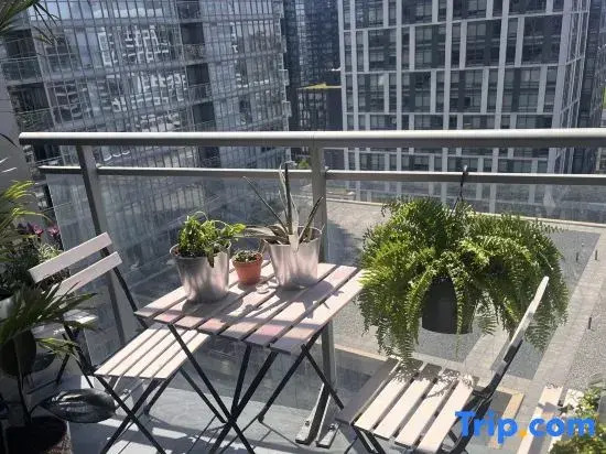 Breathtaking Toronto Waterfront 1+1 2BR | CN Tower, Lake & City Sunset Perfection