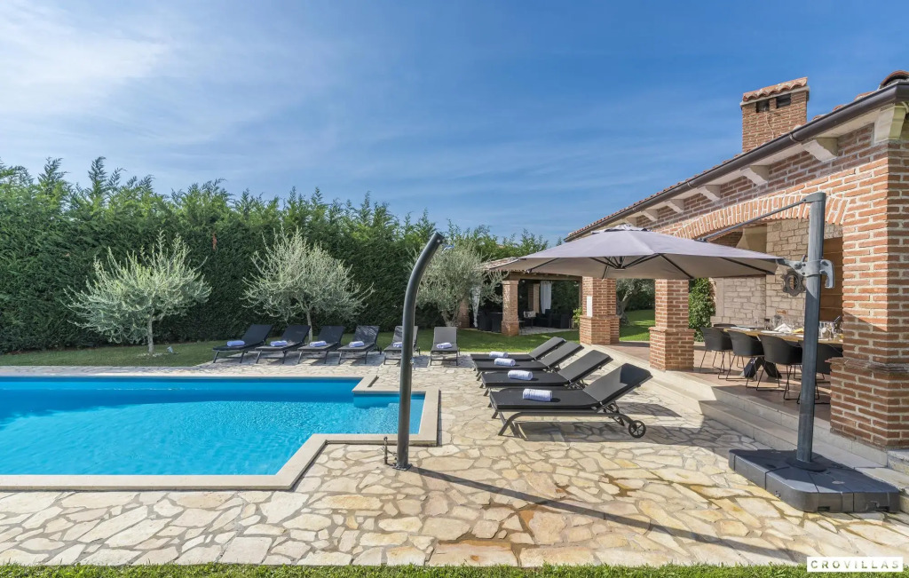 Rustica in Visnjan with 5 bedrooms and 1 bathrooms