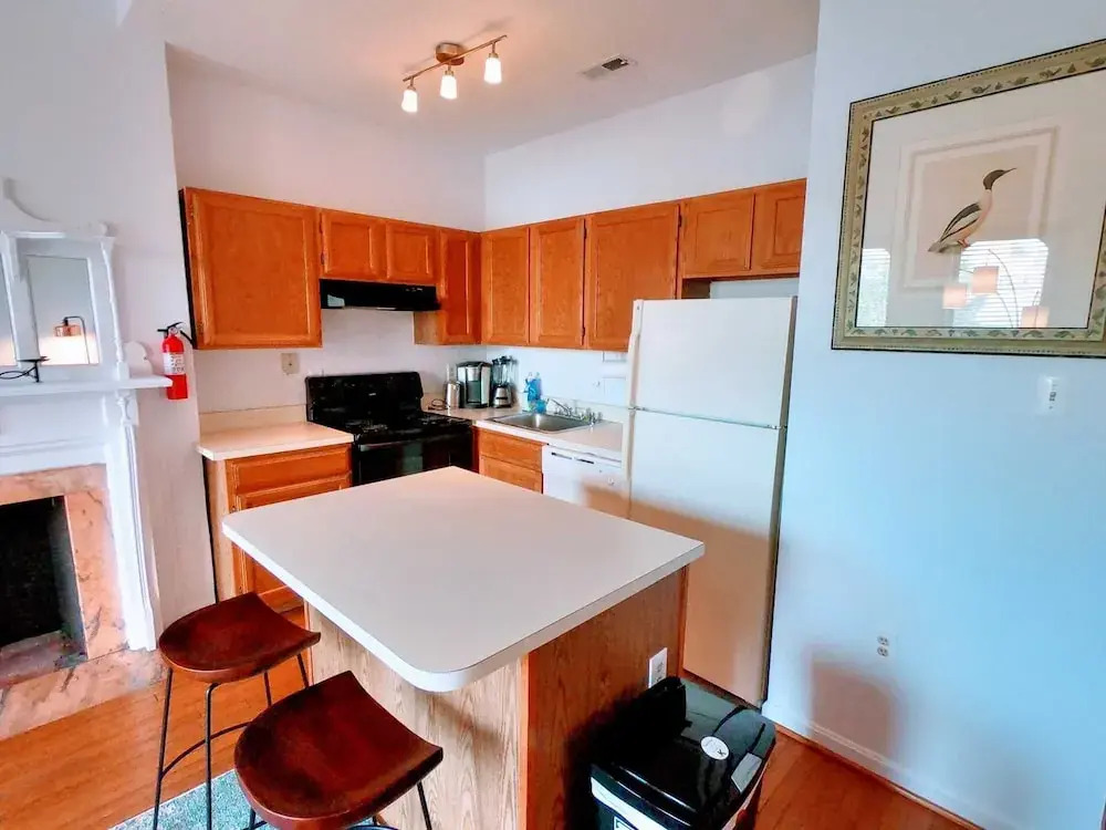 Hotspot On 17th St Nw 2br Steps To Dupont Circle 2 Bedroom Apts