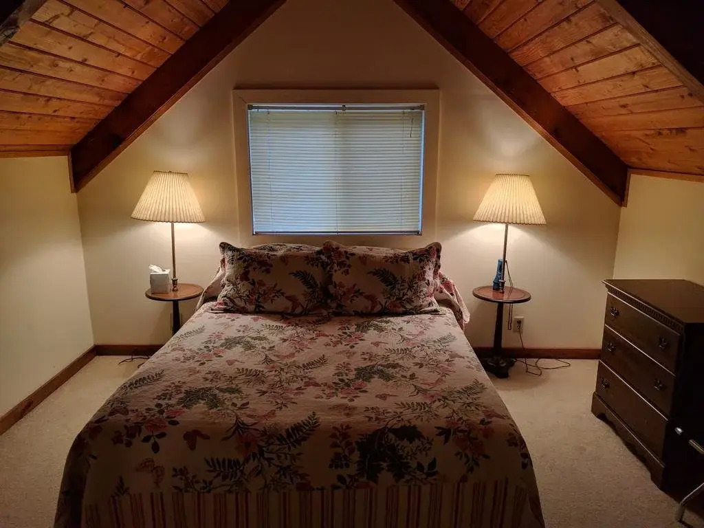 Alexanders Lodge