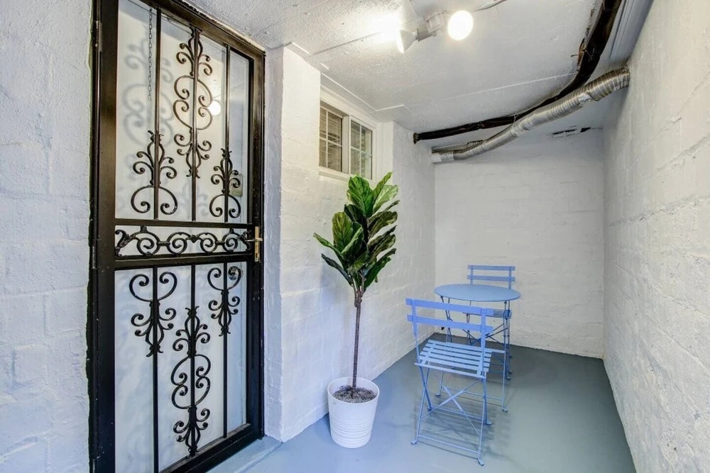 Comfortable Clean Private Studio in Serene DC Neighborhood With Responsive Friendly Host