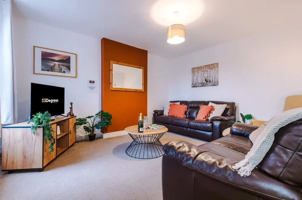 Modern Apartment Ideal for Business Sleeps 3