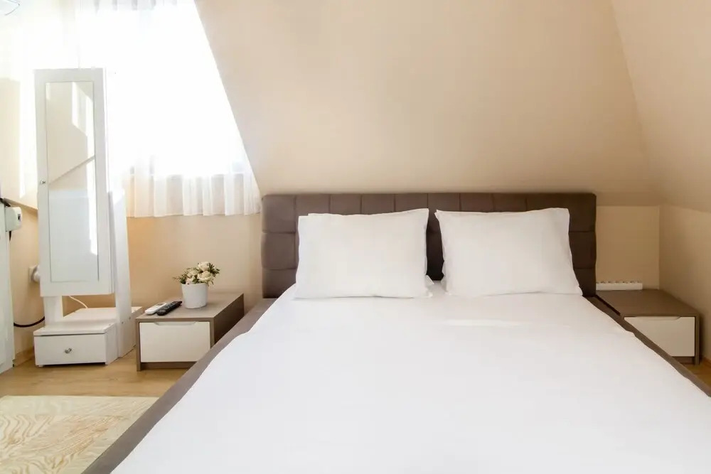 Central Flat in Atasehir With Terrace and Balcony