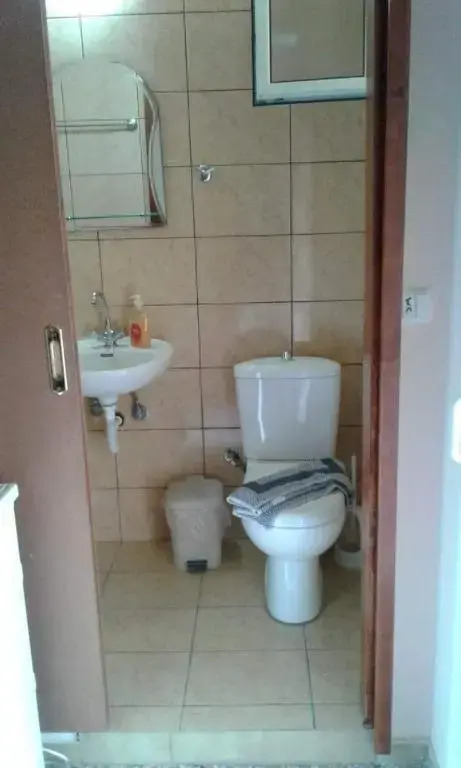 Retro Rooms