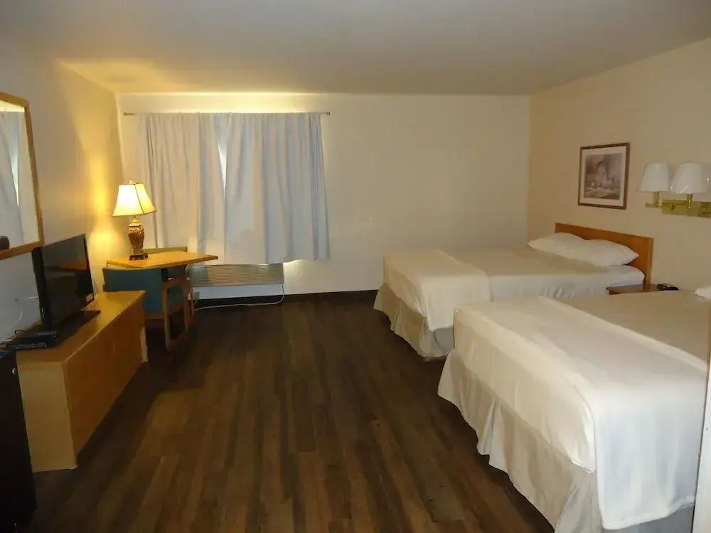 Eagle Peak Lodge & Cabins