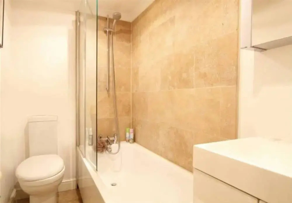 Clapham North 2 Bedroom Flat