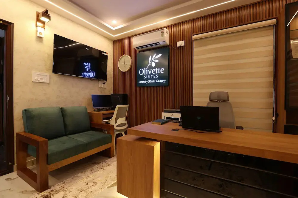 Olivette Suites