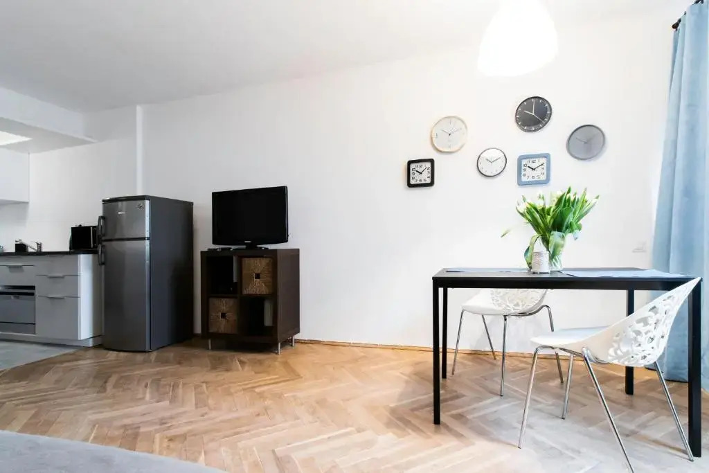 PiotrApartments - Central Warsaw - Walk Everywhere in Central Warsaw