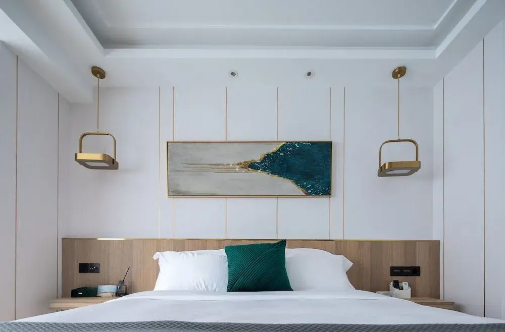 Guilin Bonjour Boutique Hotel- Free pick up service over 3 nights
