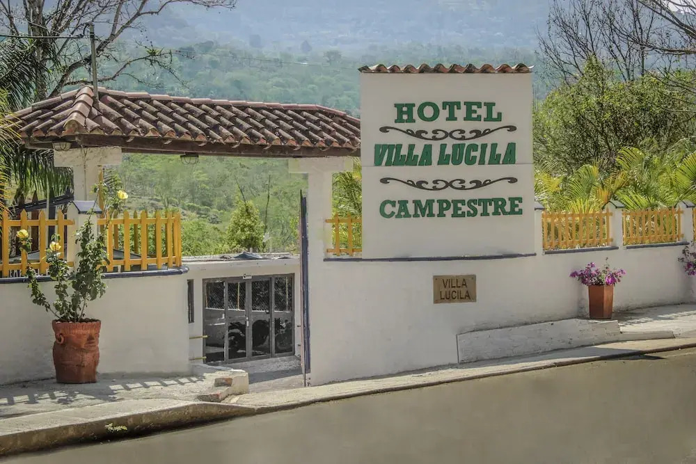 Hotel Campestre Lucila