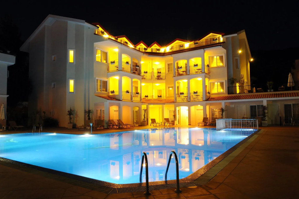 Sea Breeze Hotel and Apartments