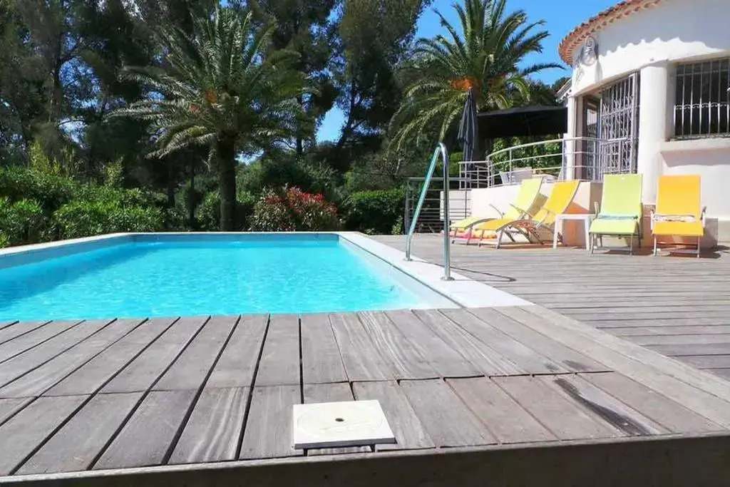 Lou Mazett 2465 villa