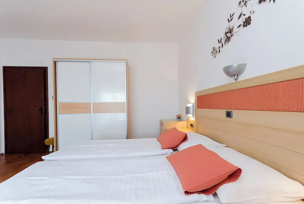 Apartments Mirjana