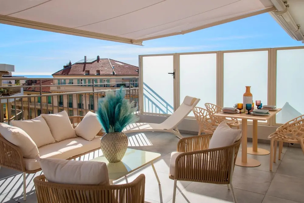 Résidence Hôtelière Chambord au coeur de Menton - entièrement rénovée