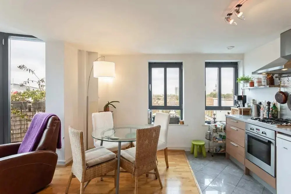 Amazing 2 Bed Apt W/balcony nr Stoke Newington