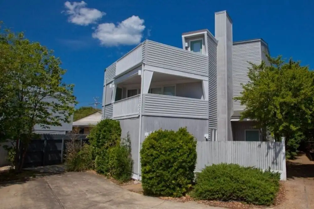 Shoot The Breeze 4 Bedroom Condo by Redawning
