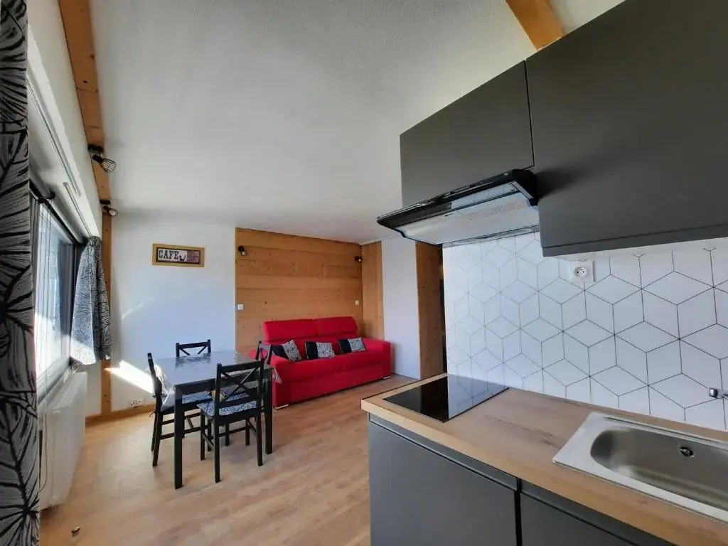Appartement Les Menuires, 1 pièce, 4 personnes - FR-1-452-257