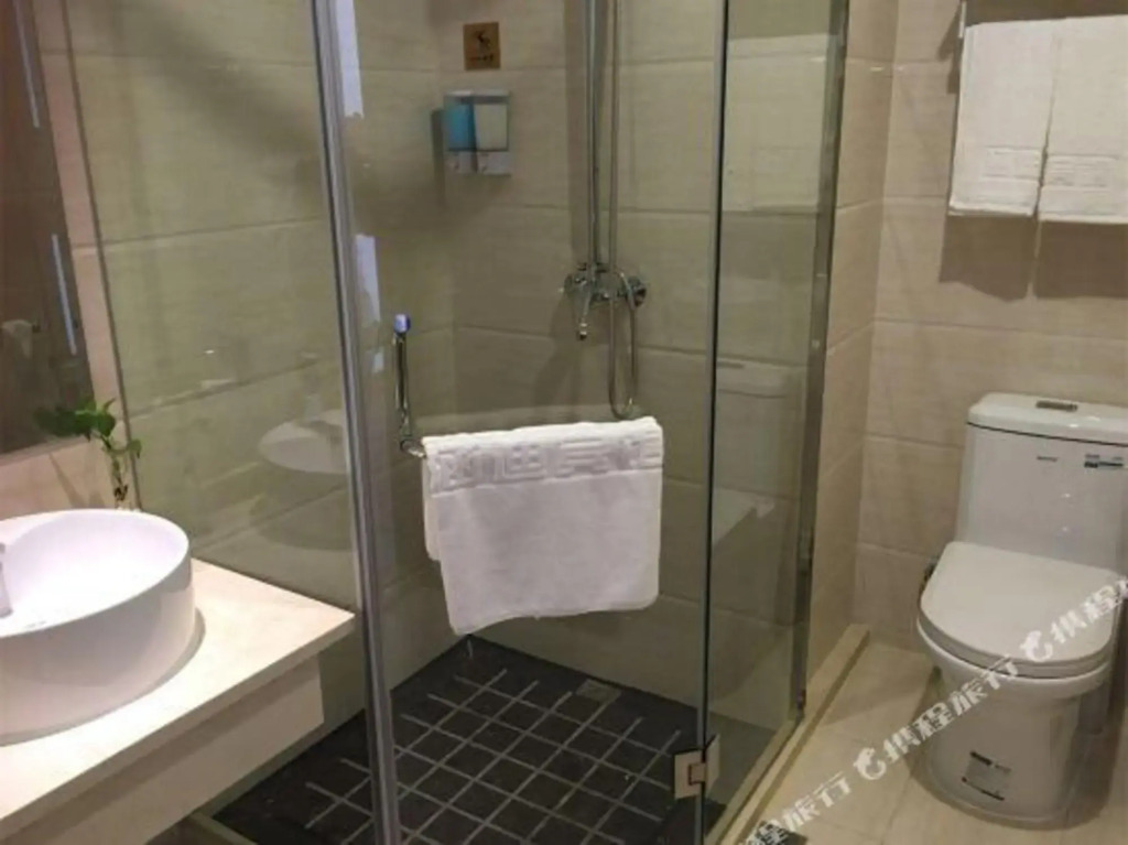 Jitai Chain Hotel (Shanghai Wildlife Park)