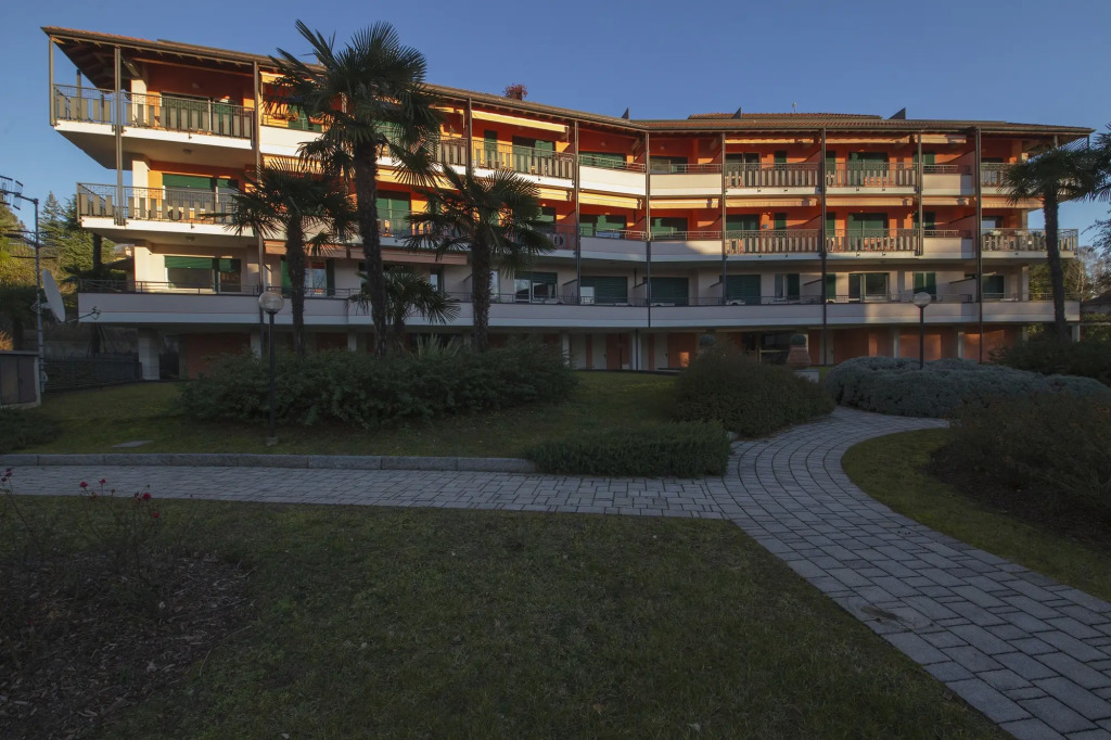 Casa Fiorita Pool and Lake