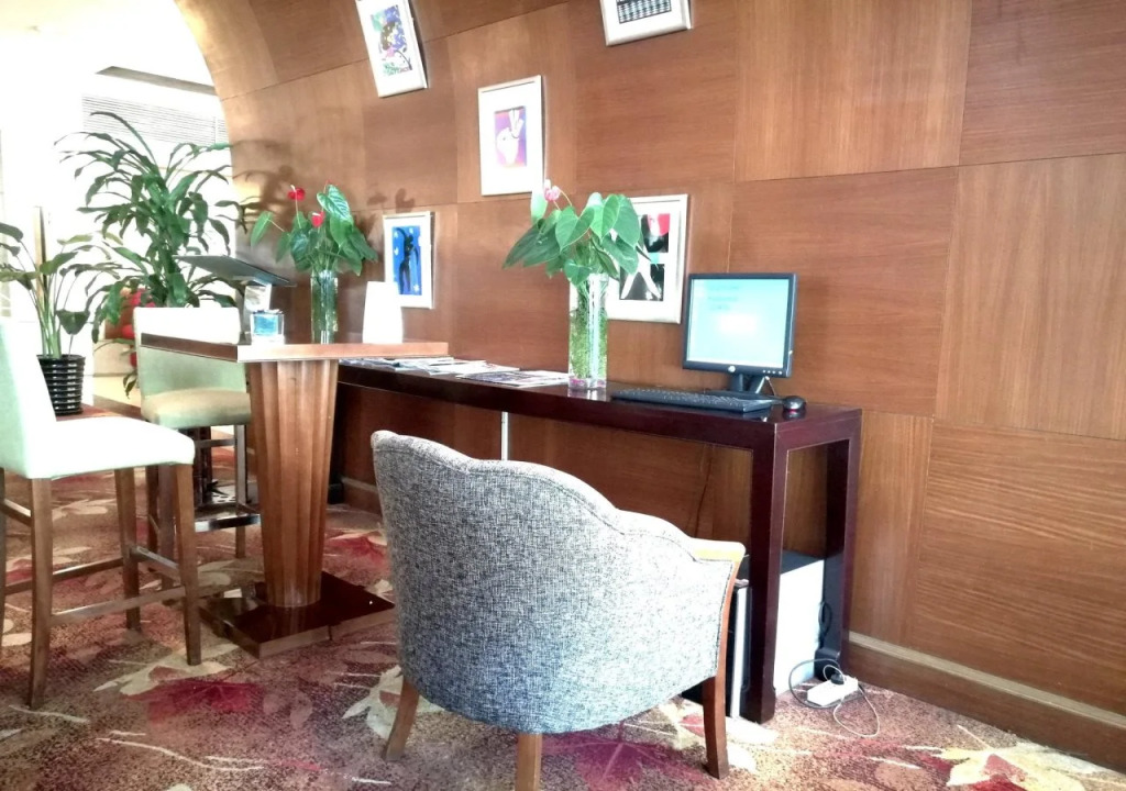 Отель Park Inn by Radisson Shanghai Downtown