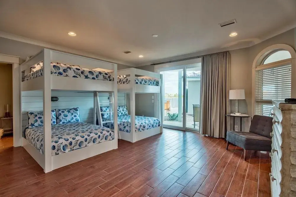 Sea E O 11 Bedroom Holiday Home by Five Star Properties