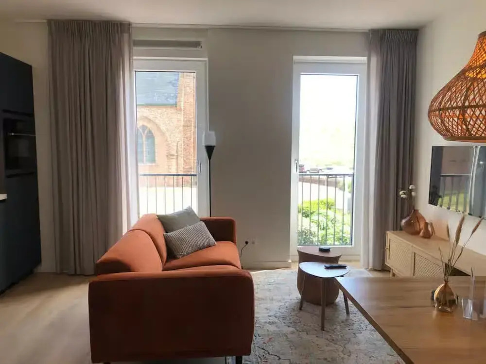 Lodge With Beautiful View of Garden