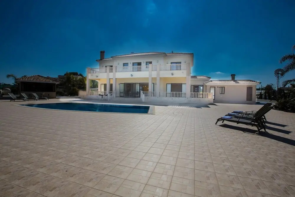 Villa Geordie 7 Platinum