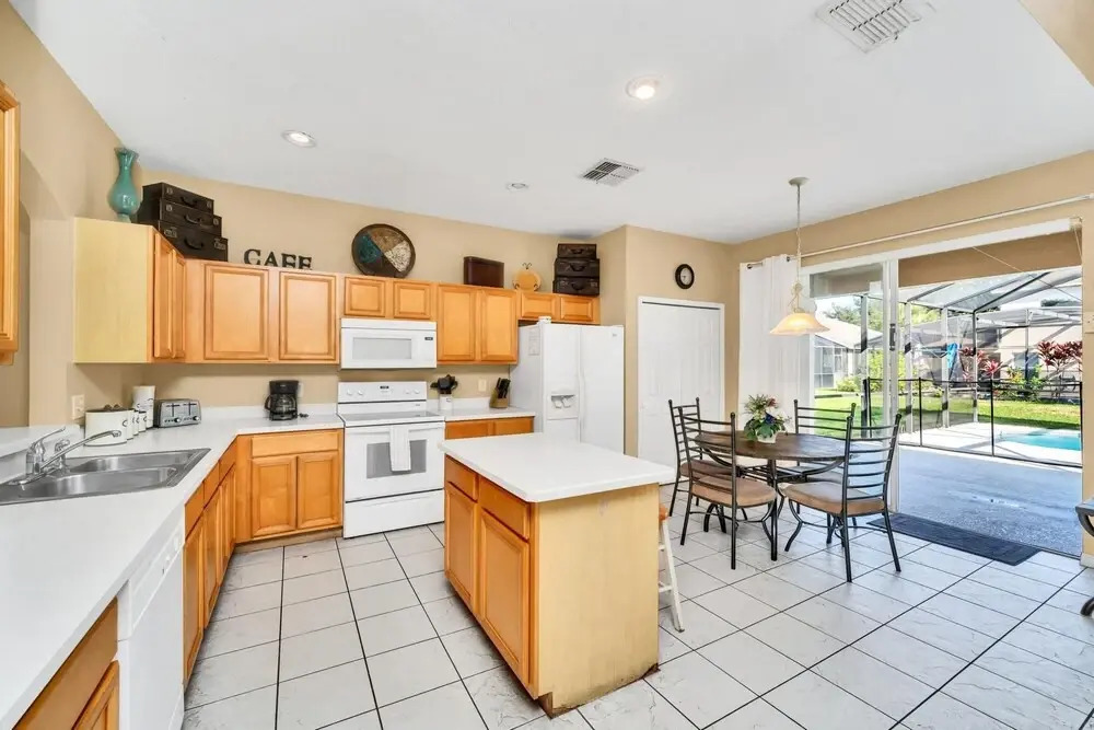 7BR Family Home w PVT Pool Hot Tub Games Room