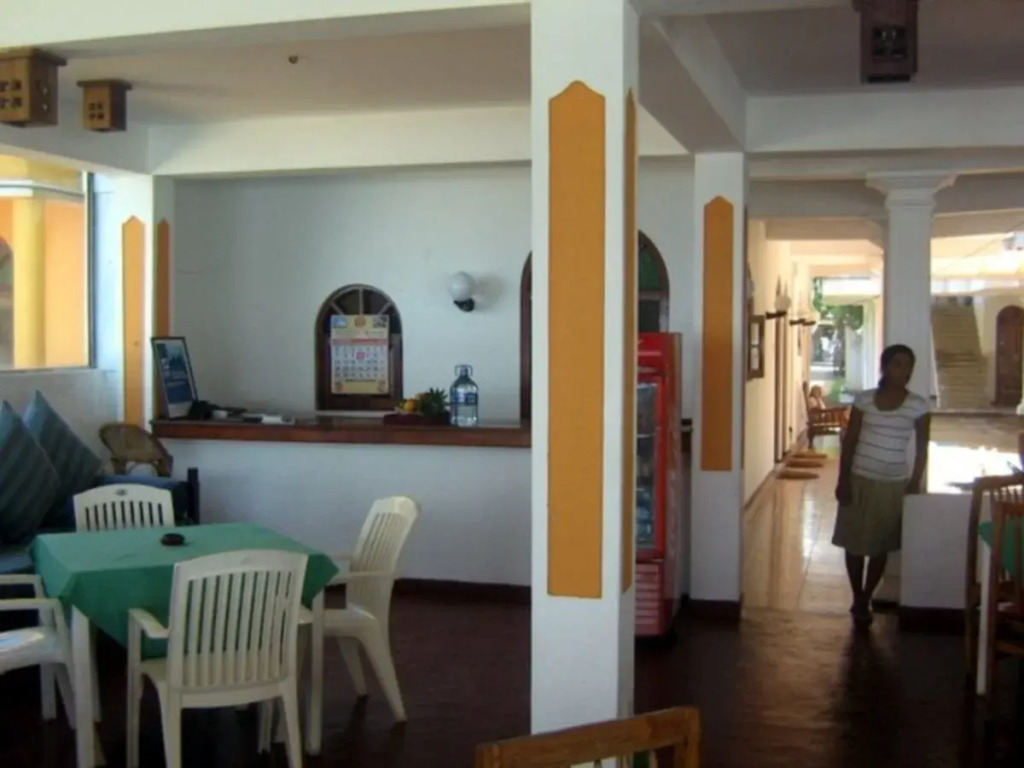 Royal Beach Hotel Hikkaduwa
