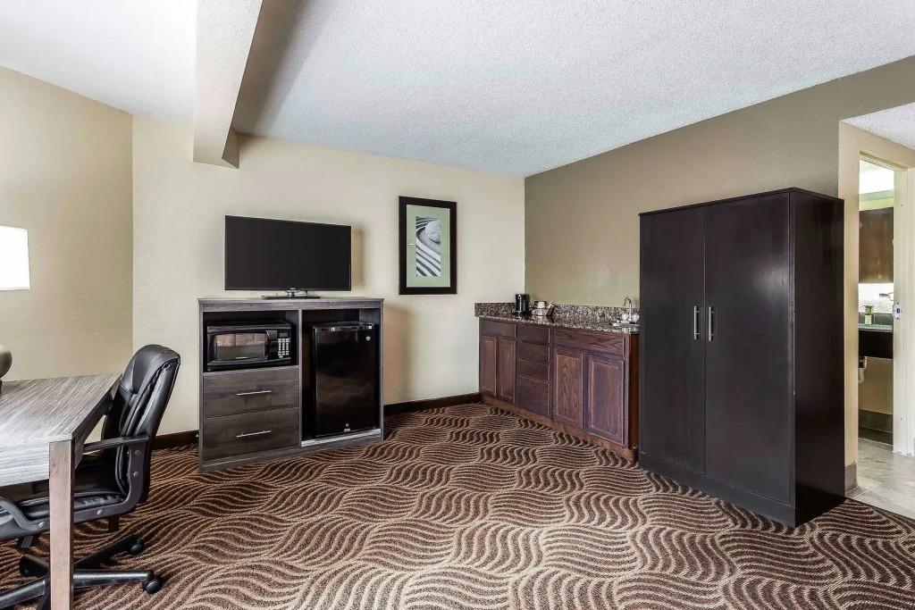 Quality Inn & Suites Salisbury South