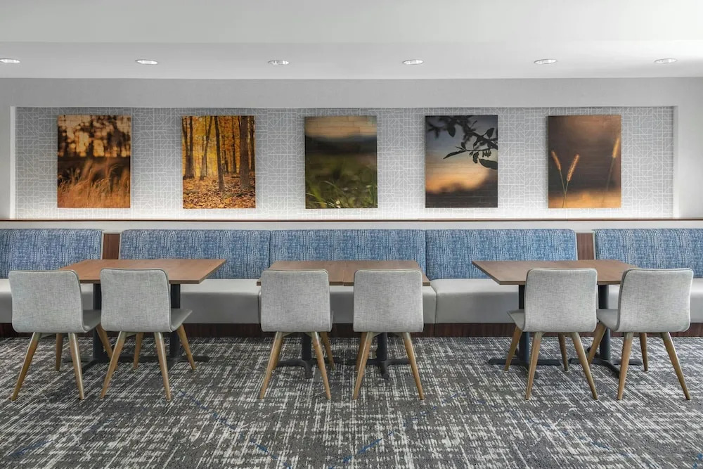 Fairfield Inn and Suites by Marriott Calhoun
