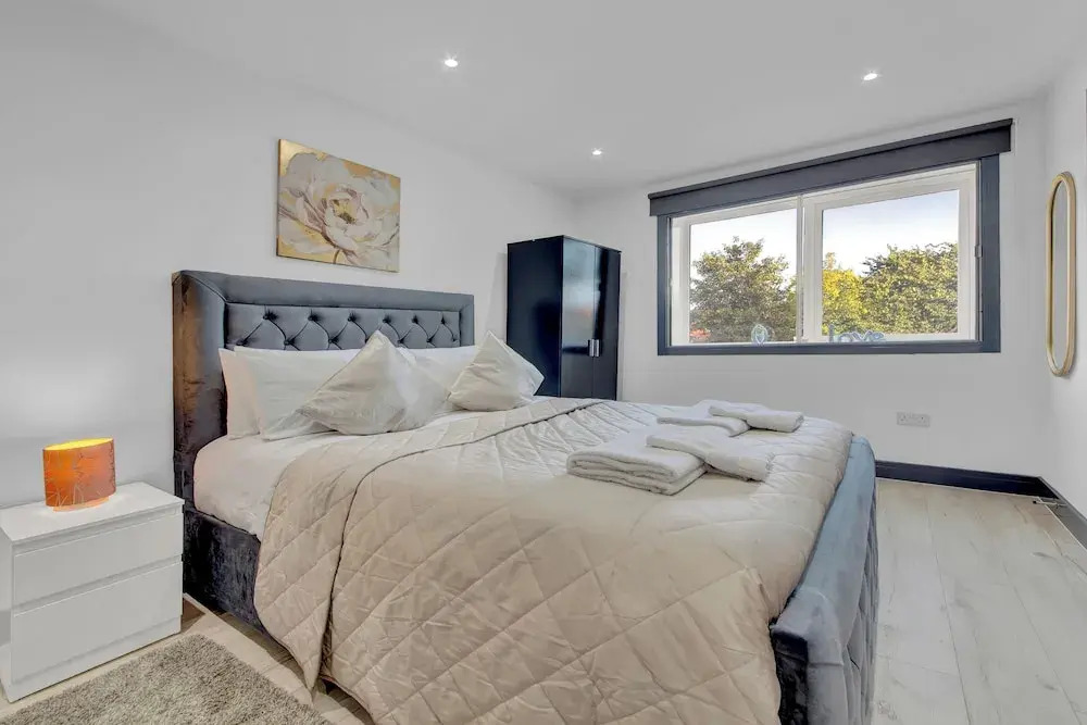 Captivating 1-bed Studio in Feltham