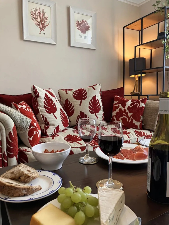 Chic City Centre Georgian Maisonette