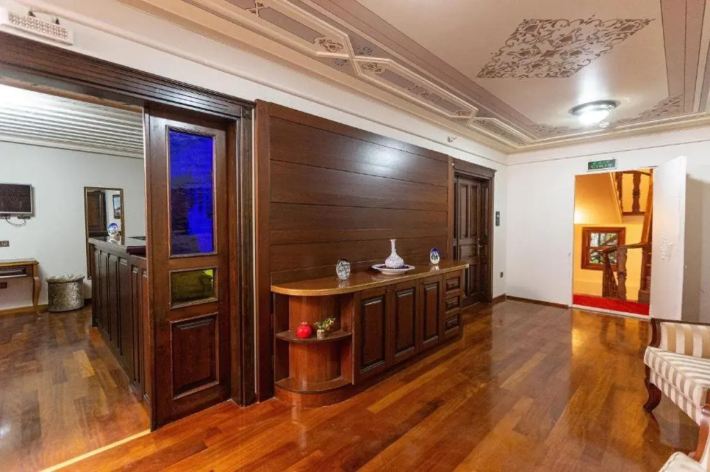 Bender Hotel - Old City