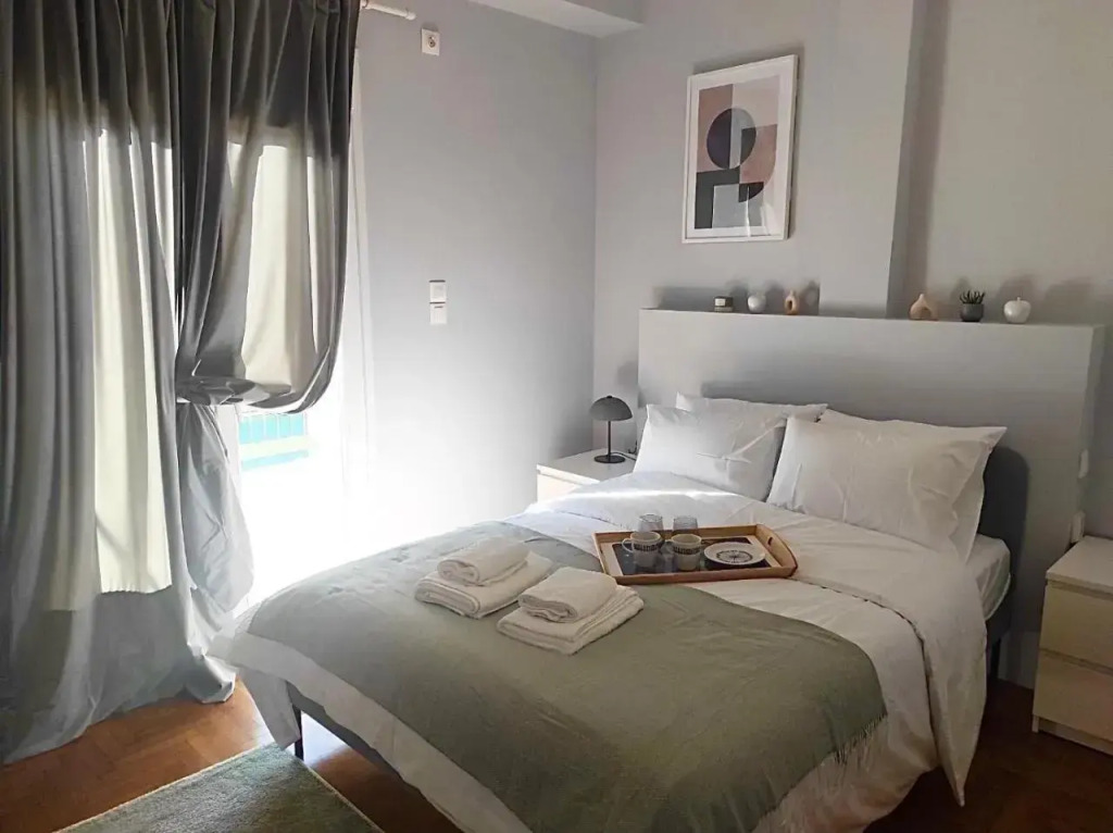 Sleek & Sunny Athenian Penthouse 5min from metro