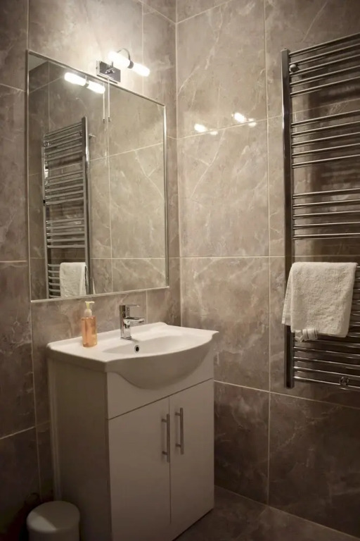 Modern 2 Bedroom Dublin Apartment with Balcony