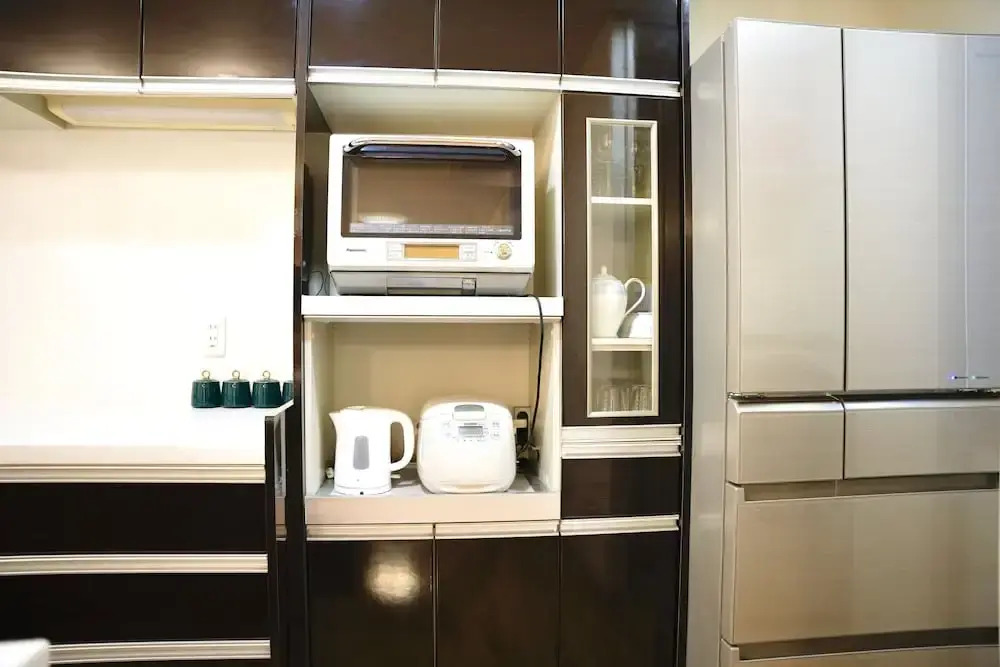 東新宿2分 新宿 歌舞伎町すぐ 貸切一軒家 最大8名 全室エアコン キッチン設備完備