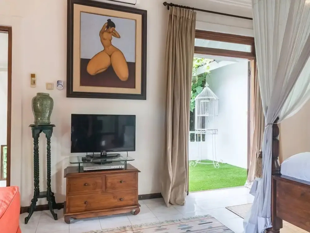 Colonial White House - Seminyak