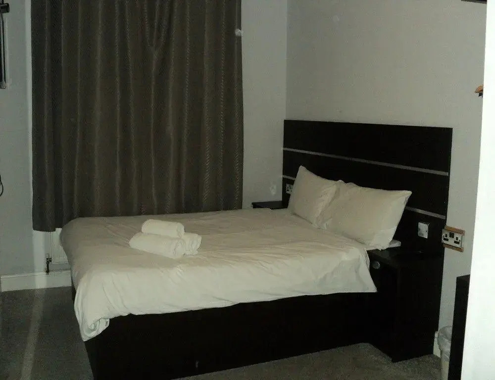 New Globe Hotel