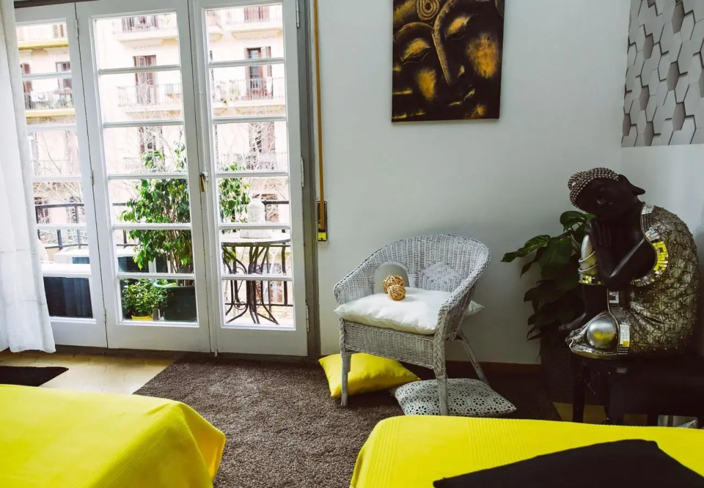 Rooms Hola BCN B & B