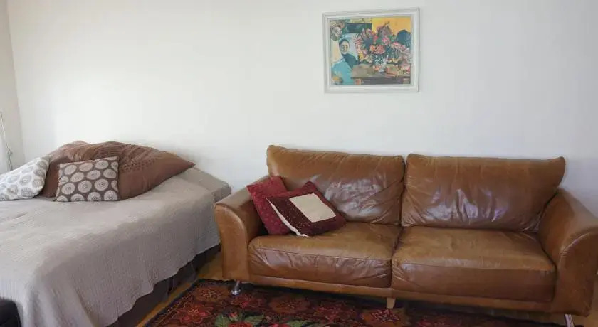 Apartment Sundaymorning