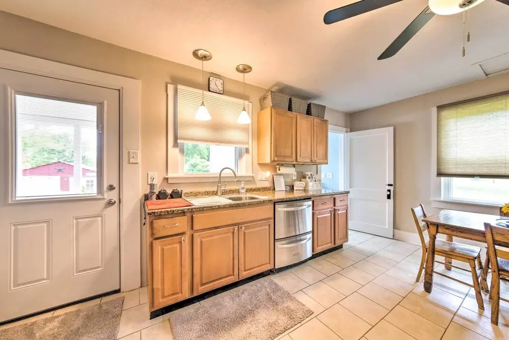 'lucky Dawg' Pet-friendly Abode Near St Louis!