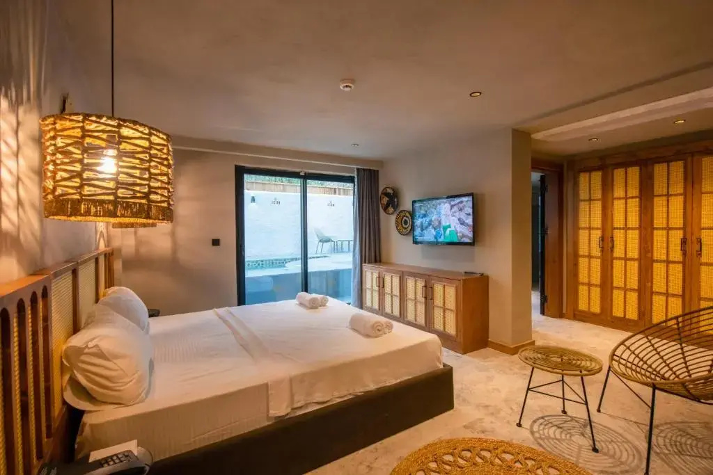 Icon Beach Suites Hotel Sovalye Island