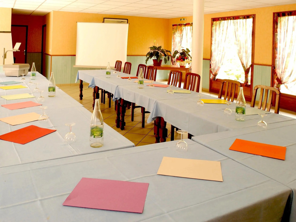 Logis Hôtel Auberge de lAllagnonette