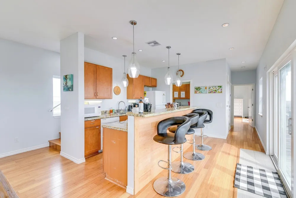 2 Oceanfront Homes w/ Surfside Beach Access